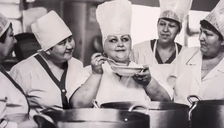 Oshxonalar tarmog'ini oching, mazali va ko'p ovqatlaning